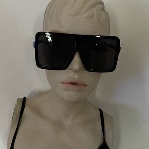 Oversized fashion sunglasses